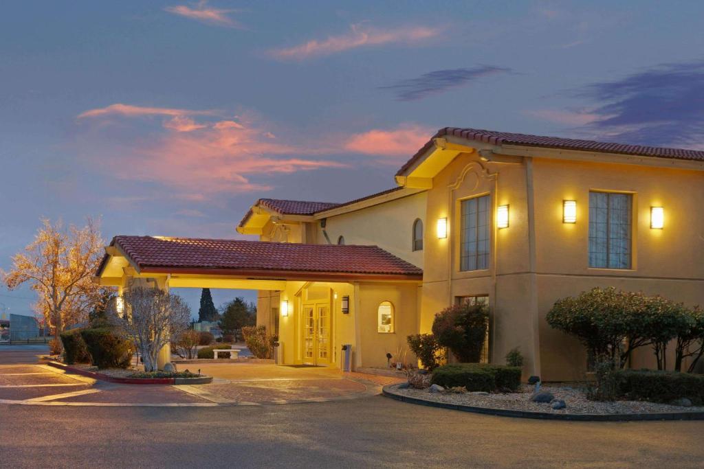 La Quinta Inn by Wyndham Reno Main image 2